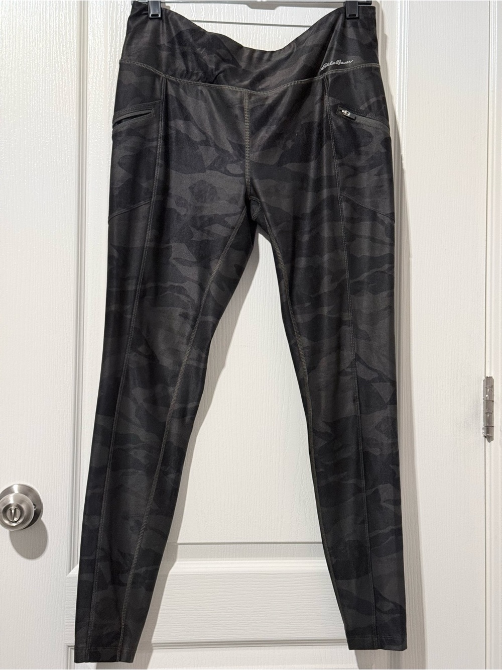 Eddie Bauer Men’s Black Camo Jogger Pants